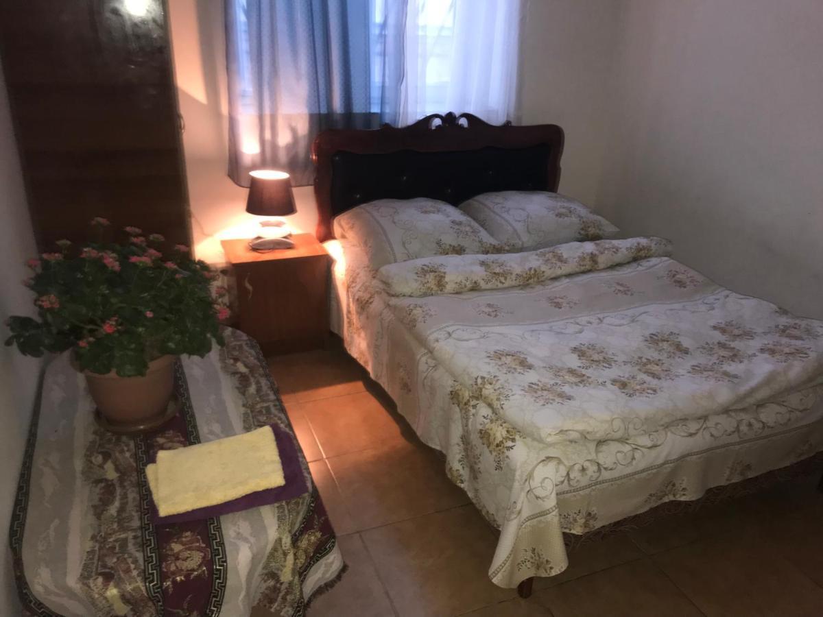Light Guest House Гюмри Екстериор снимка